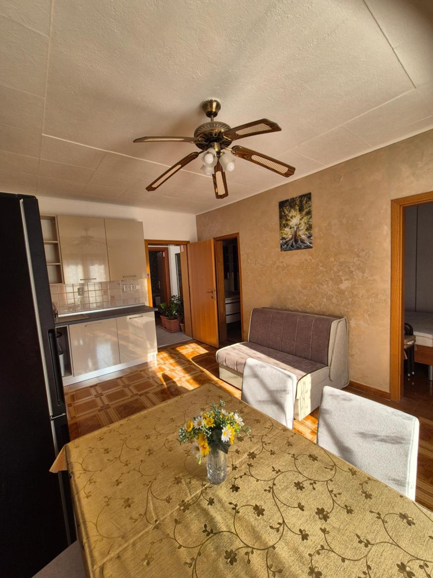 Hotel Apartmens Spiko 2 à Hvar Town Extérieur photo